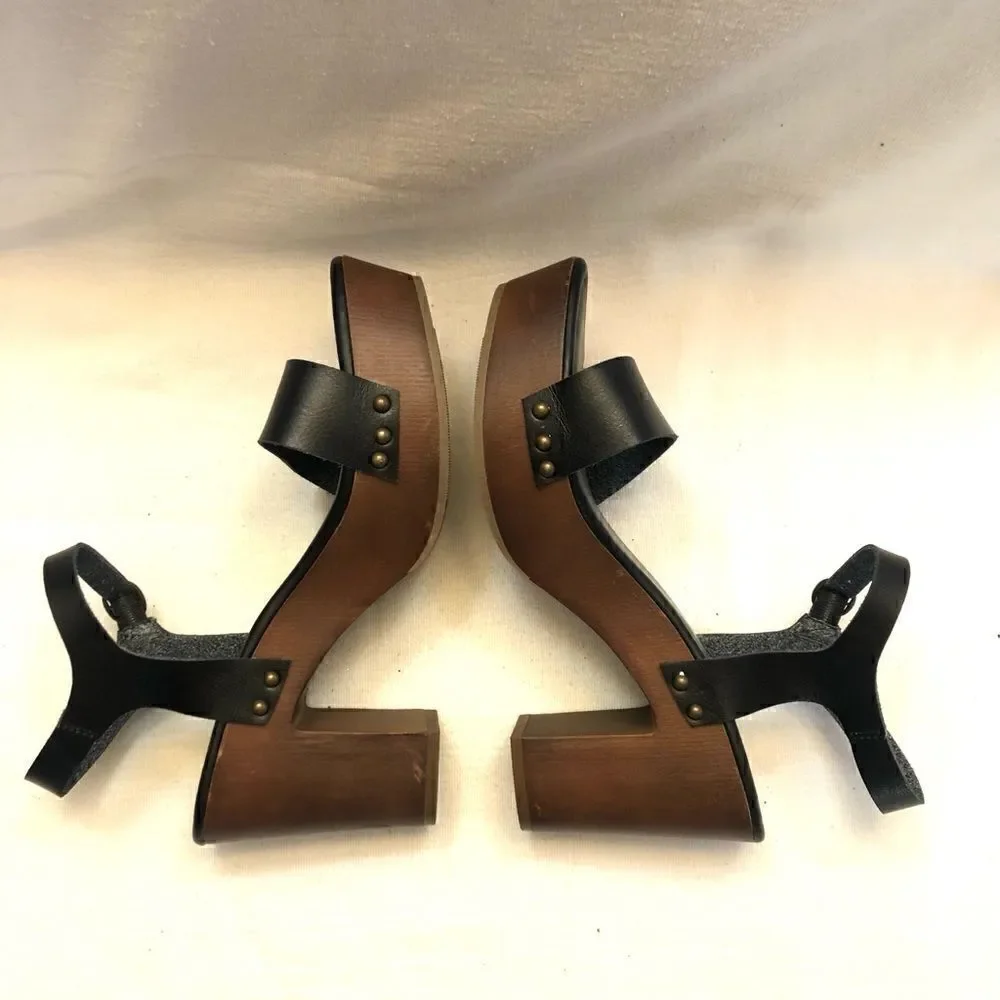 Torrid womens wood grain platform heels sandals size 10.5 W